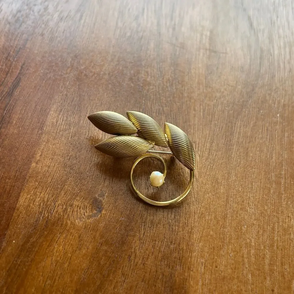 Vintage Gold Tone Ribbed Leaf & Spiral Brooch | Faux Pearl Accent Swirl Pin